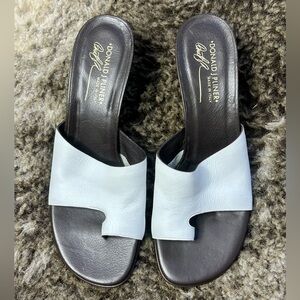 Donald J Pliner Turin Slip On Sandals sz 10M